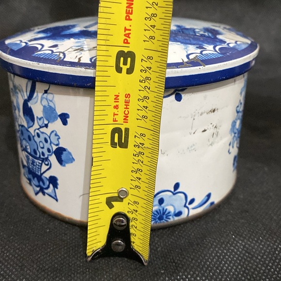 Vintage Royal Delft Lithographed Blue and White Trinket Tin Box - Picture 7 of 8